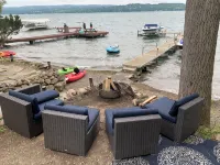 Canadaigua Lake Sunset Oasis: Private Beach, Family Fun Wineries, CMAC, Shopping - stanze in case private