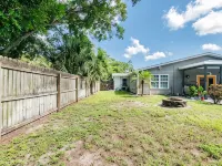 Home w/Heated Pool 10 Mins to Clearwater Beach! Hotele w: Largo