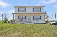 Pet Friendly 3-bedroom farmhouse in Grantville- 8 Mi from Hershey Park with pool - Boutique