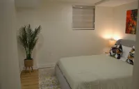 Modern 2-Bed Basement Retreat! - Bungalows