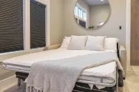 Spacious 6-bedroom, Views, King Beds, Hot Tub, Game Room near downtown Spokane - balcony