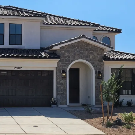 Spacious 5-bedroom townhome with WiFi and AC in Pleasant Washington- sleeps 17!