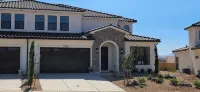 Spacious 5-bedroom townhome with WiFi and AC in Pleasant Washington- sleeps 17! - 4 ดาว