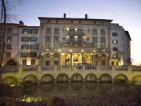 Piazza Hotel Montecasino Hotels near Fourways Crossing