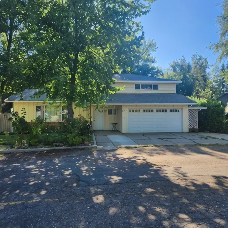 Spacious 3 bdrm home in quiet neighborhood in Quincy