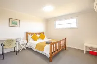 Duplex 3B2B apt in Braddon close to CITY Free WIFI two Parking spots
