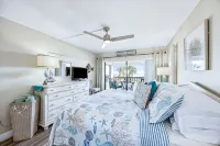 Relaxing Oceanfront Condo -Seaglass Spectacular Ocean Views from every room - balcony