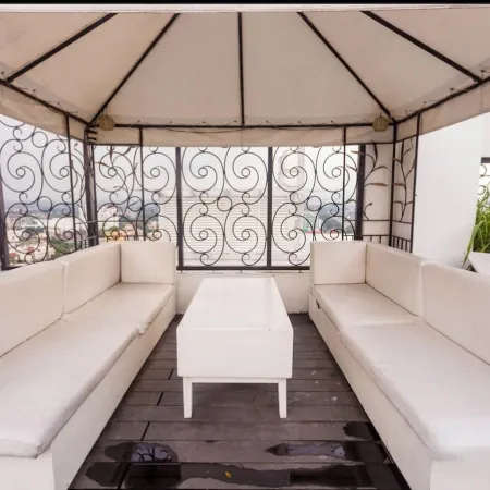 100m to Walking st, Clubs ,bars & Restaurants, 2 Portable Air-air-conditioners,