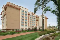 Portside Inn & Suites - Parking