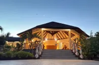 Castello Beach Hotel - parkir