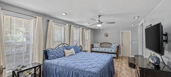 Pet Friendly Boat Parking White Sand Beaches 30-A. Bikes, Beach Chairs, Umbrella Hotels in Santa Rosa Beach