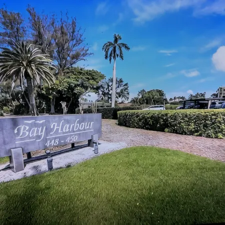 Gorgeous Remodeled 2 Bedroom Longboat Key Condo with Stunning Bay Views!