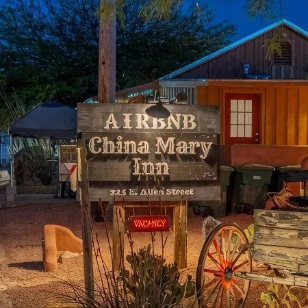 China Mary Inn: "China Mary's" House right on Historic Allen St in Tombstone