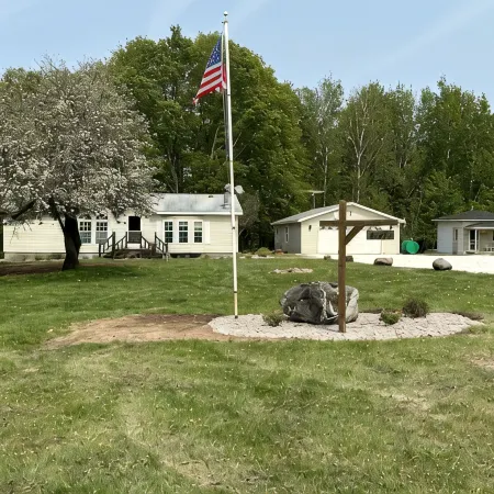 Cozy Place w/Rustic Bunk house ORV Trail at end of driveway Sleeps 8-10