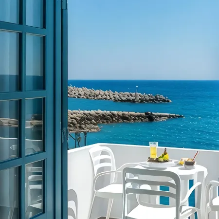 Livikon by the Sea
