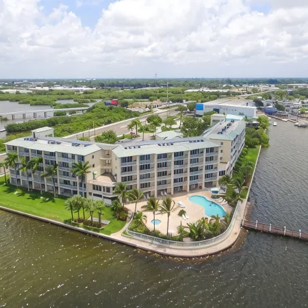 Waterfront Condo w/ Pool & Hot Tub! Mins to Beach!