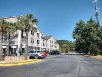 Country Inn & Suites by Radisson, Hinesville, GA - Parking