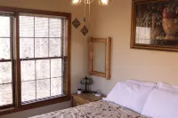 Minutes from Giant City - SIU - Shawnee Winetrail - Cedar Lake - Shawnee Forest!