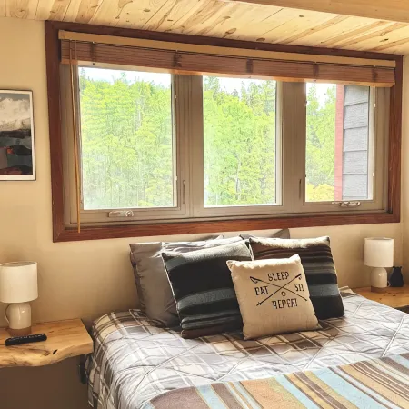 Newly Remodeled Elite End Unit~Private Bedroom+Loft~Ski-in&Ski-Out~Pools~View