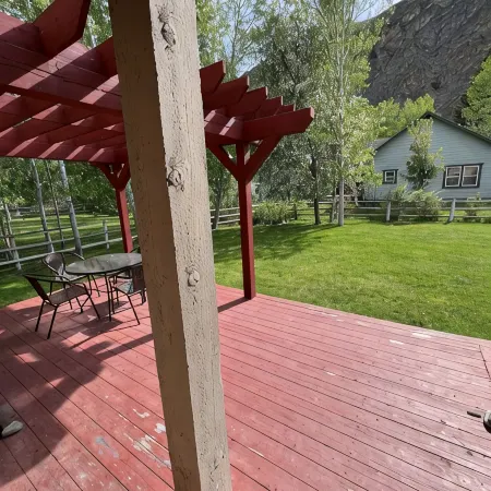 Spacious 3B/2BA house w/ fenced yard+mountain view