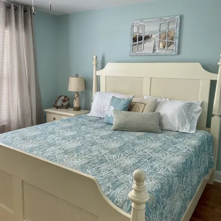 Spacious Luxury Villa with Stocked Kitchen,WiFi, Ask about 2025 Special Rates.