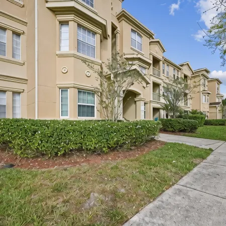 2/2 Condo Minutes From Disney at Terrace Ridge at Town Center