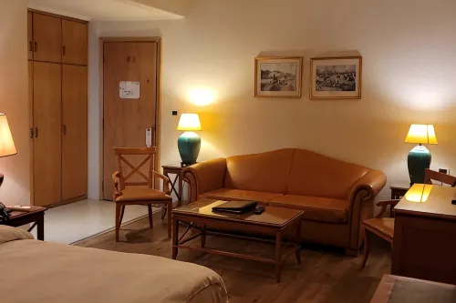Hotel Napoleon Beirut - พร้อมอาหารเช้า
