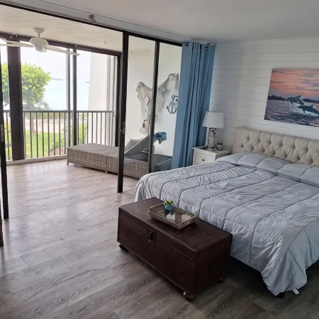 Gorgeous gem with breathtaking Sunsets & open water views at Rock Harbor Club