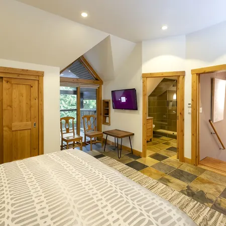 True Ski InSki Out Hot Tub on Village Run-Truly Slopeside-Luxury, Amazing Views.