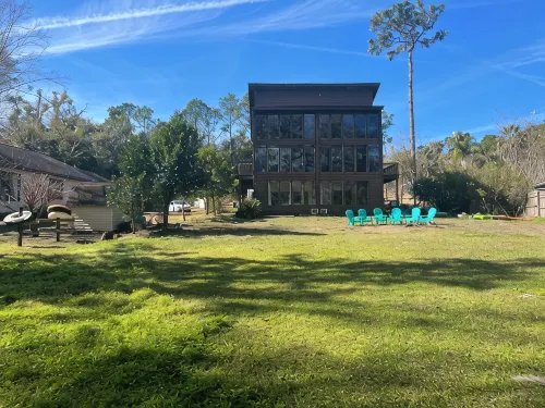 3 Story Rainbow Riverfront House With Panoramic Views!