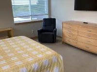 Family Fun Near Ocean Shores—Hot Tub, Elevator & Easy Dune Walk to Beach Hotels in Copalis Beach