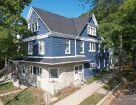 Charming Vintage Farmhouse 1 bedroom Garden Oasis