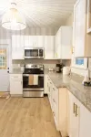 Cozy Cottage on Spring---Centrally Located and 10 mins from downtown Louisville