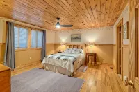 3 Suites with Game/Movie Room & Hot Tub - Hytter