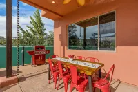 Views! Private Heated Pool + Spa + BBQ + Games + EV + High-speed Wifi - Private Pool