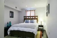 Balt-Amore!  Spacious 4 bedroom that sleeps 10 comfortably - บังกะโล