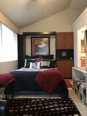 Bungalow Guest House - 2-Star