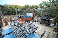 Bodega Bay Gem: 180° Ocean Views, Hot Tub, Man Cave & Family Vibes – Sleeps 12