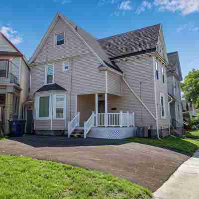 Charming 3-Br House in lovely Buffalo with AC, WiFi & Free Parking Hotel Exterior