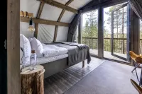 Haltia Lake Lodge nature boutique hotel & glamping - Parvekkeita