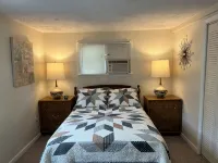 Charming 1-bedroom 1/2 house in soothing St Helen Hideaway with WiFi - Homestays