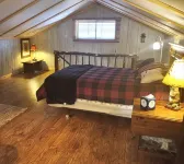 Getaway Cabin on the Rock River, enjoy kayaking, canoeing and fishing - Homestays