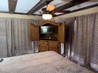 Spacious  4 bedroom home /sleeps 10 /just minutes from State and National Park. - 3성급