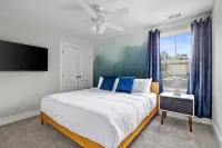 Four King Beds, Firepit, Grill in Park Circle! - Homestays