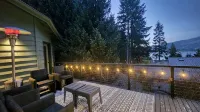 Cozy Lakeview Sunsets & Cinema - 4-Star