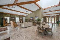 GreenLinks at Lely Resort · 1st Floor · Lake View · Golf · Sleeps 6 - 4-Star