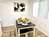 Charming House in Old Town Fullerton near Disney & Knott’s!! 풀러턴 호텔