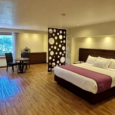 Hotel Mirage - Centro Histórico de Querétaro Hotels near Corregidora Stadium