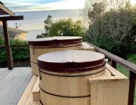 Ocean & River View EVC Hot & Cold Tubs Outdoor Shower Walk to Town Dog Friendly - 4-Star