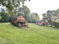 Black Bear Retreat • 2Bed 2Bath Cabin • Peaceful Retreat - Parvekkeita